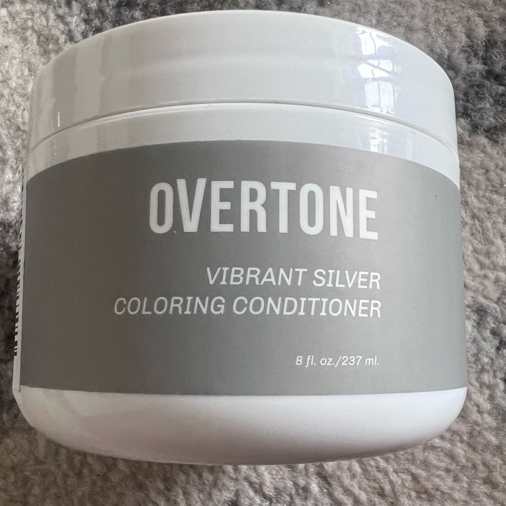 OVERTONE Vibrant Silver Coloring Conditioner